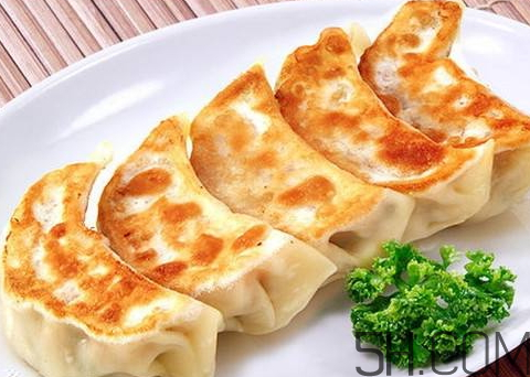 煎餃怎么煎才酥脆好吃？煎餃怎么做好吃？