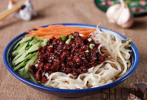 炸醬面可以用豆瓣醬嗎？炸醬面可以用黃豆醬嗎？