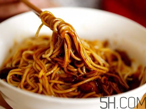 炸醬面可以用掛面嗎？炸醬面用什么面條？