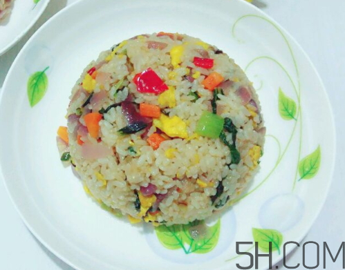 蛋炒飯可以放洋蔥嗎？蛋炒飯放洋蔥好吃嗎？