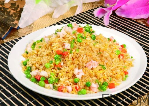 蛋炒飯為什么要用隔夜飯？蛋炒飯可以用熱飯嗎？