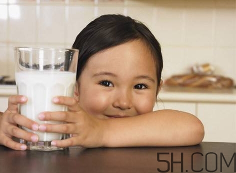 高鈣奶真的補鈣嗎？吃什么補鈣最快最好？