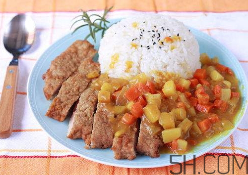 咖喱飯可以隔夜吃嗎？咖喱飯能放多久？