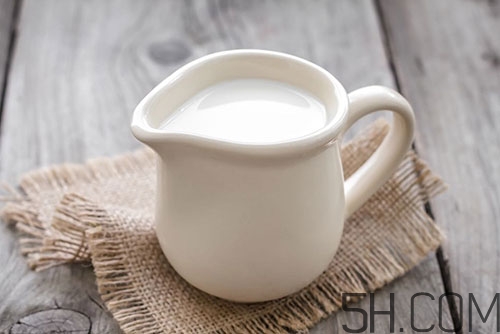 牛奶煮開了還有營養(yǎng)嗎？牛奶可以加熱嗎？