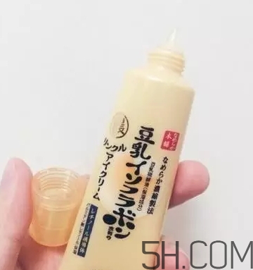 眼霜用在水乳之前還是之后？眼霜和水乳使用的順序