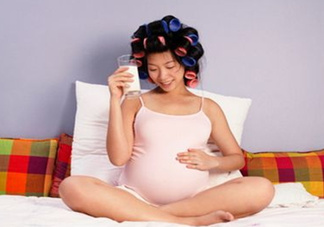 孕婦奶粉和鈣片可以一起吃嗎？喝孕婦奶粉還需要吃鈣片嗎？