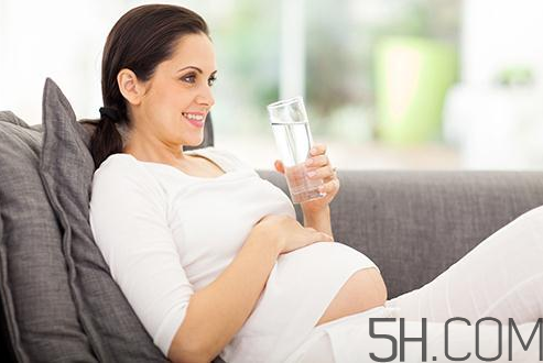 孕婦可以喝隔夜開水嗎？孕婦可以喝隔夜湯嗎？