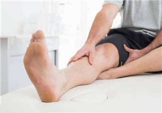 腳氣用鹽水泡腳有用嗎？用鹽水泡腳治腳氣嗎？
