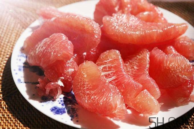 紅心柚子與白肉柚子有什么差別？紅心柚子是轉(zhuǎn)基因嗎？