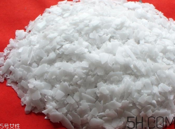 火堿通下水道怎么使用？誤食火堿怎么應(yīng)急處理