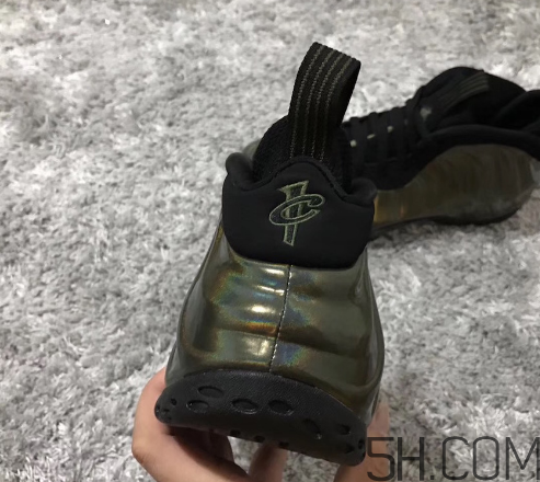 nike air foamposite one legion green全息噴什么時候發(fā)售？