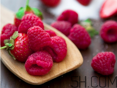 覆盆子茶什么時(shí)候喝？桑葚和覆盆子的區(qū)別