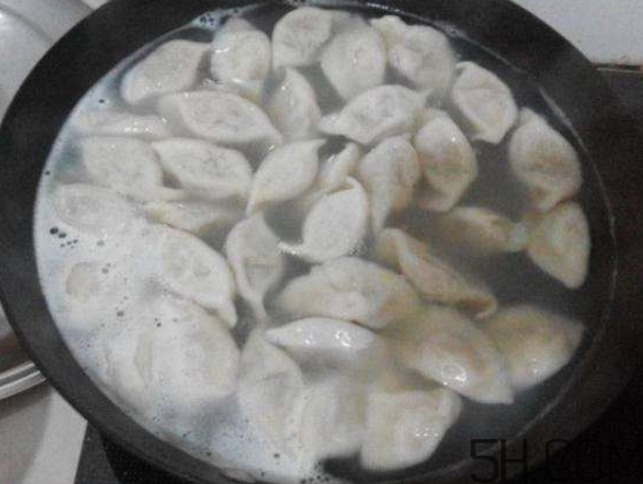 煮餃子怎么煮不破皮？煮餃子怎么看熟沒熟？
