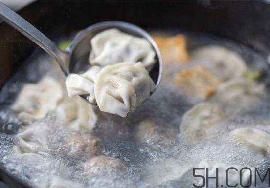 煮餃子怎么煮不破皮？煮餃子怎么看熟沒熟？