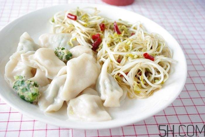煮餃子開鍋煮皮還是餡？煮餃子蓋不蓋鍋蓋？