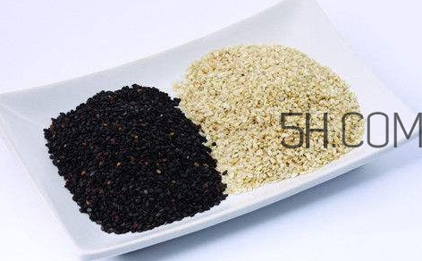 黑芝麻和白芝麻有什么區(qū)別？黑芝麻和白芝麻哪個(gè)好？