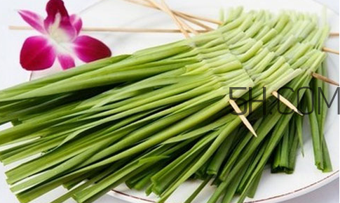 炒好的韭菜能隔夜吃嗎？吃韭菜胃酸燒心吃什么緩解？