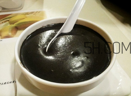黑芝麻糊用開水沖還是溫開水？黑芝麻糊養(yǎng)胃嗎？
