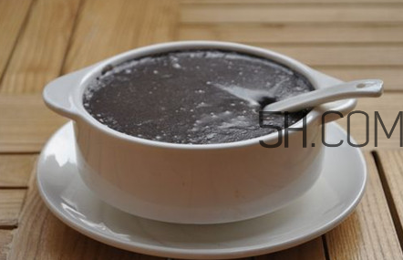 黑芝麻糊用開水沖還是溫開水？黑芝麻糊養(yǎng)胃嗎？
