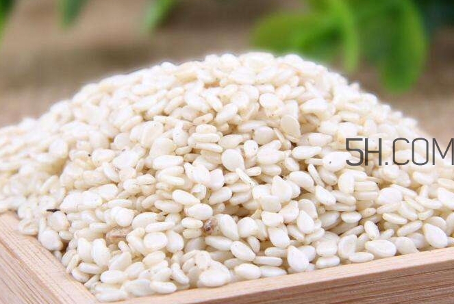 黑芝麻和白芝麻有什么區(qū)別？黑芝麻和白芝麻哪個(gè)好？