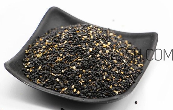 黑芝麻和白芝麻有什么區(qū)別？黑芝麻和白芝麻哪個(gè)好？