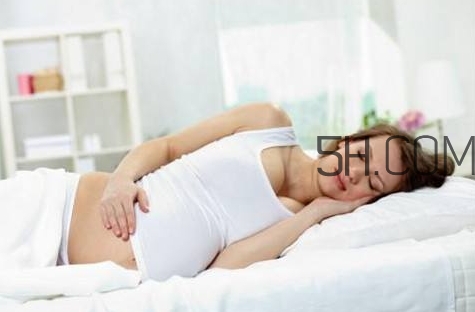 羊水早破的原因是什么？羊水早破能順產(chǎn)嗎？