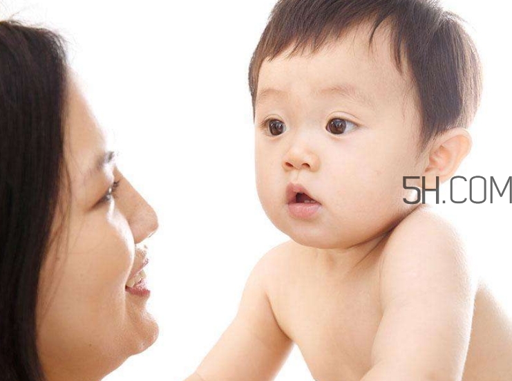 母乳和奶粉哪個好？媽媽開心最重要
