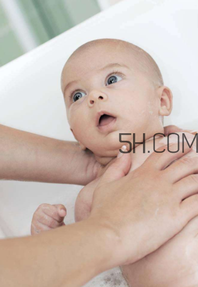 嬰兒癲癇病的早期癥狀有哪些？嬰幼兒貧血吃什么好呢？