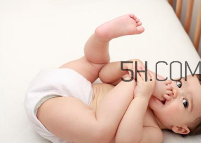 嬰兒晚上不睡覺(jué)的原因？嬰兒怎么護(hù)理？