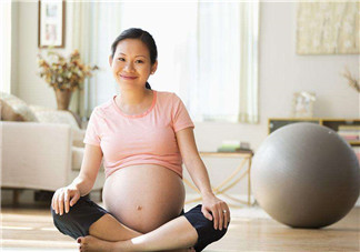孕婦中晚期什么睡姿最好？孕婦豆?jié){做法