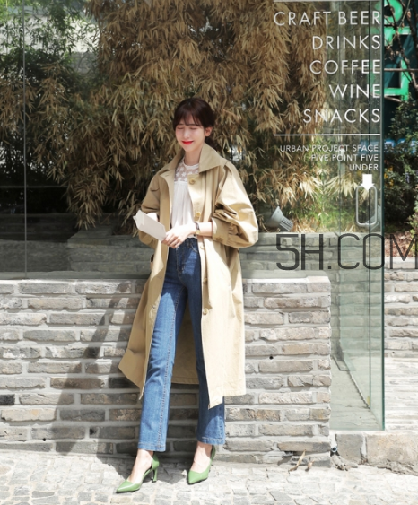 卡其色風(fēng)衣配什么鞋子？卡其色風(fēng)衣搭配鞋子圖片