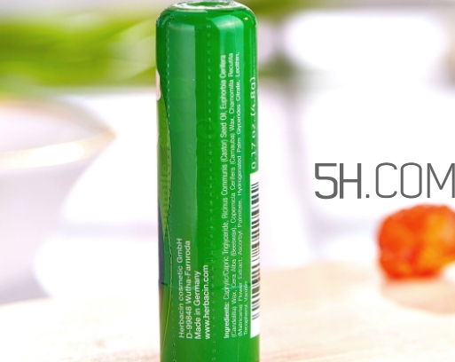 herbacin賀本清小甘菊唇膏怎么樣？小甘菊唇膏使用心得