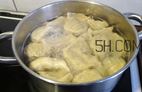 為什么餃子煮熟了會(huì)浮起來？餃子煮多久才熟？