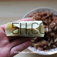 餃子和面用熱水還是冷水？餃子和面要醒多長時間？