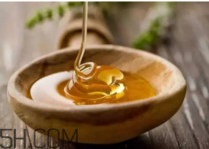 秋天喝蜂蜜有什么好處？秋天吃什么對身體好？