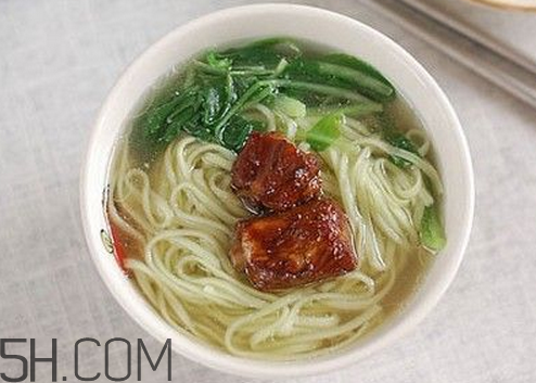 秋天喝蜂蜜有什么好處？秋天吃什么對身體好？