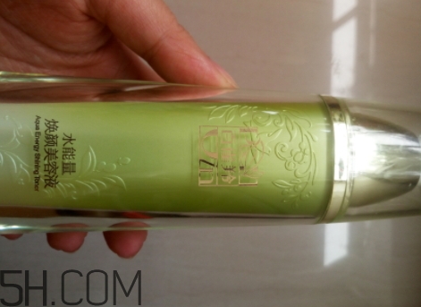 百雀羚爽膚水怎么樣？百雀羚爽膚水含酒精嗎？
