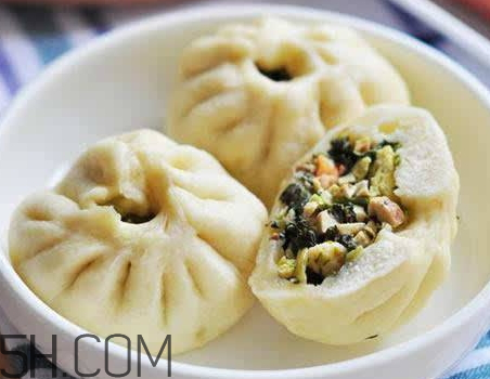 一個香菇青菜包的熱量大概是多少？一個香菇青菜包的熱量
