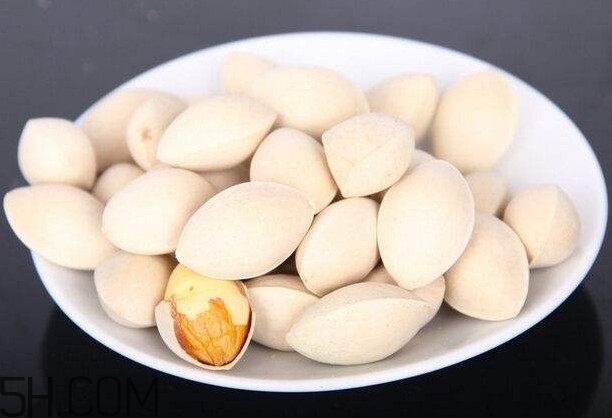 白果沒熟吃了會(huì)怎么樣？白果熟了是什么樣子的