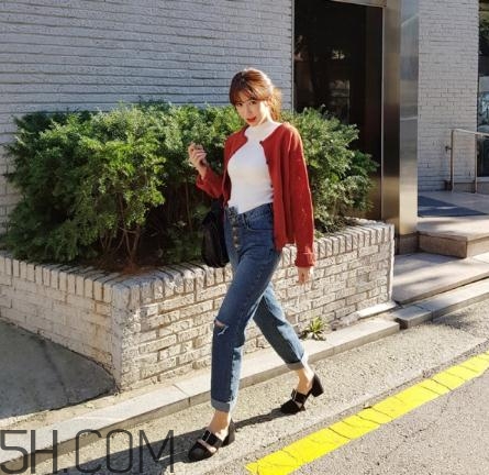 白色毛衣外套怎么搭配？白色毛衣配什么顏色外套？