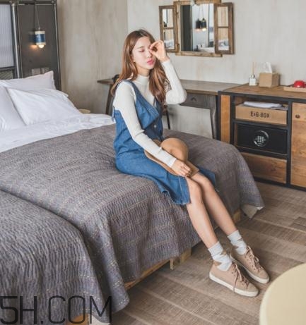 白色毛衣搭配什么裙子？白色毛衣搭配裙子圖片