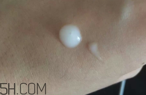 百雀羚精華液怎么用？百雀羚精華液的正確使用方法