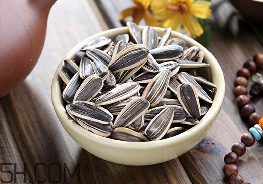 葵花籽可以生吃嗎？葵花籽可以多吃嗎
