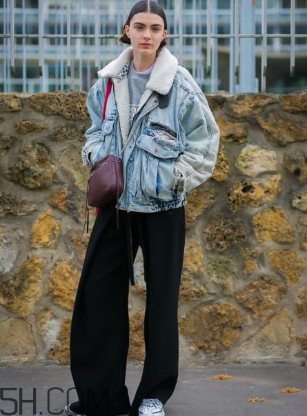 肩寬的女生冬天怎么穿？肩寬的女生冬天穿搭技巧
