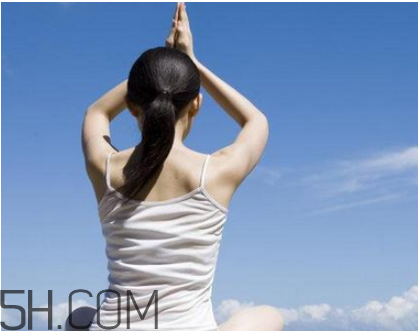 哺乳期練瑜伽要注意什么？哺乳期適合的瑜伽姿勢