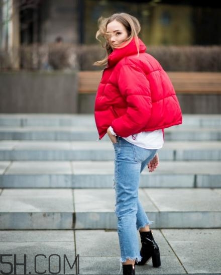 羽絨服配什么鞋子？羽絨服搭配鞋子圖片