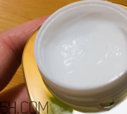 百雀羚肌初賦活系列怎么樣？百雀羚肌初賦活系列適合年齡