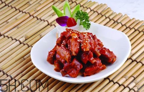 做糖醋排骨煮多長時間？酸甜排骨和糖醋排骨有什么區(qū)別
