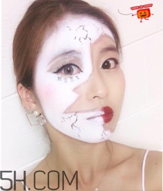 破碎娃娃妝怎么化？萬圣節(jié)破碎娃娃妝畫法教程