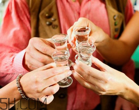 身上有傷口能喝酒嗎？喝酒會(huì)影響傷口愈合嗎？